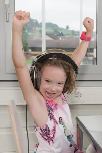 Was Eltern aus der Praxis berichten. Fortschritte mit der Neuro-Hörtherapie